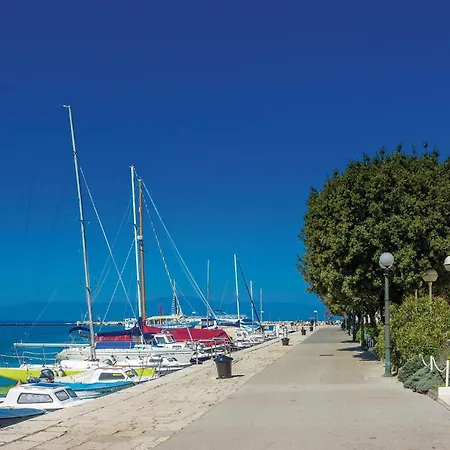 Beautiful Home In Turcic With Wifi Vantacici