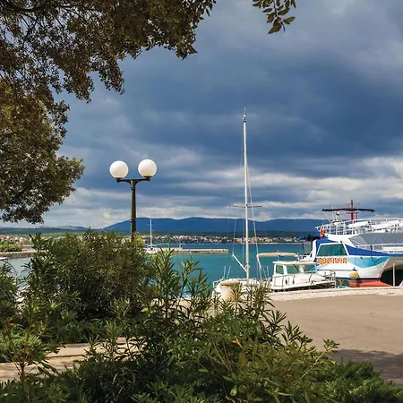 Beautiful Home In Turcic With Wifi * Vantacici