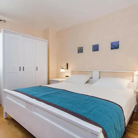 Beautiful Home In Turcic With Wifi