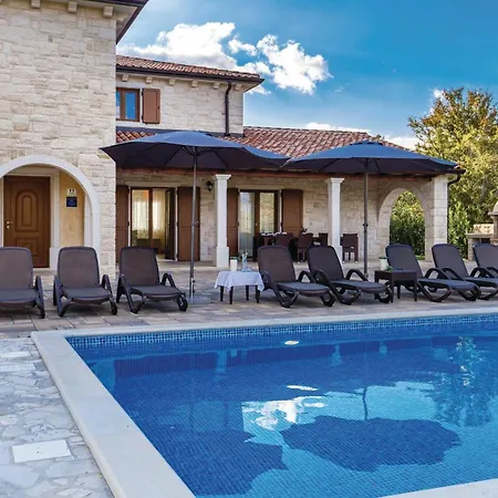 Vikendica Beautiful Home In Turcic With Wifi